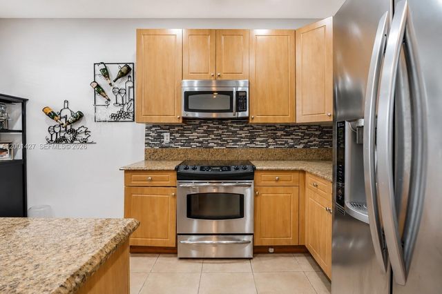 2851 W Prospect Rd 505, Tamarac, FL 33309