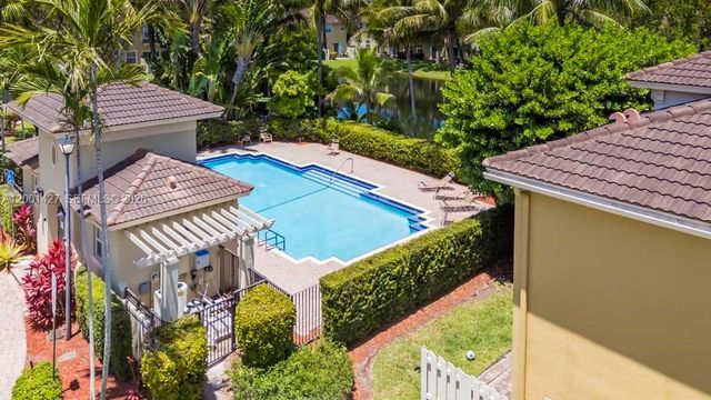 2851 W Prospect Rd 505, Tamarac, FL 33309