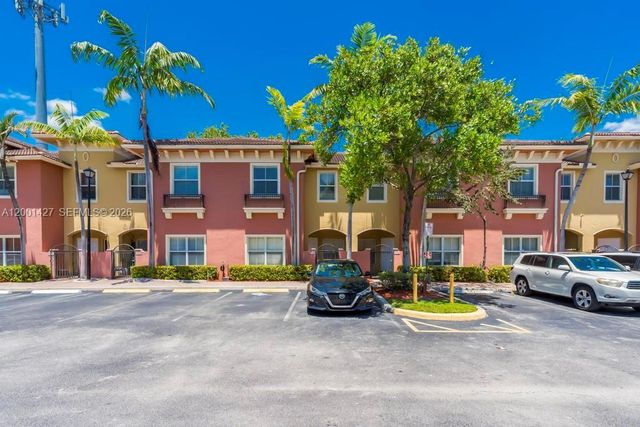 2851 W Prospect Rd 505, Tamarac, FL 33309