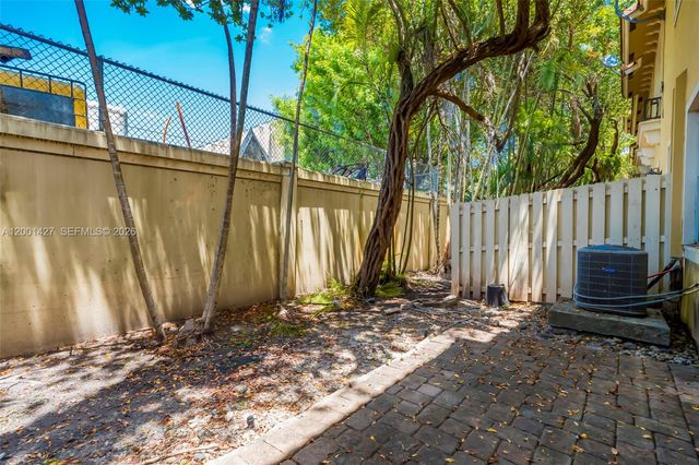 2851 W Prospect Rd 505, Tamarac, FL 33309