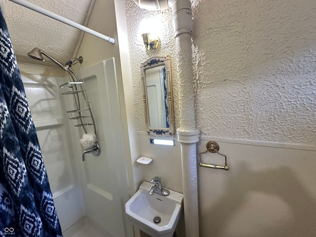 714 W Washington Street, Shelbyville, IN 46176