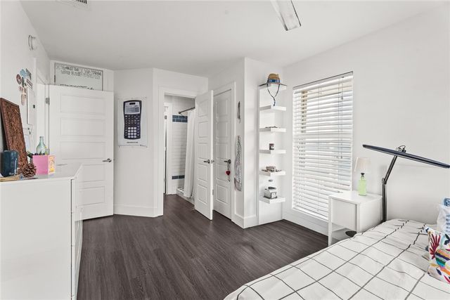 525 S 7th St, Port Aransas, TX 78373