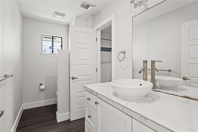 525 S 7th St, Port Aransas, TX 78373