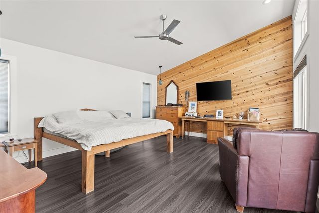 525 S 7th St, Port Aransas, TX 78373