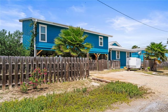 525 S 7th St, Port Aransas, TX 78373