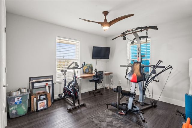 525 S 7th St, Port Aransas, TX 78373