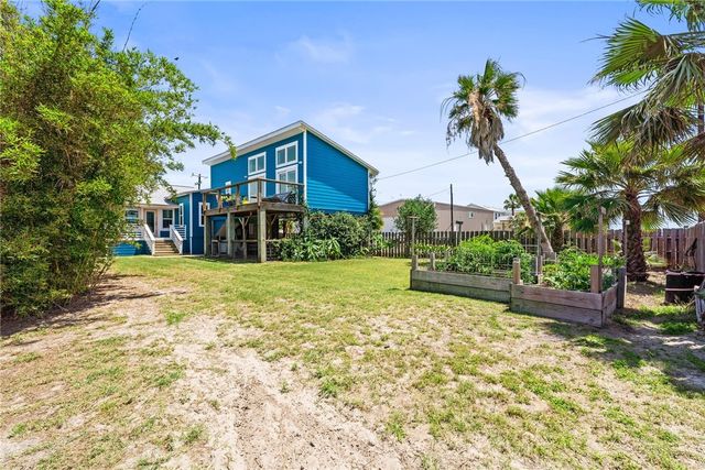 525 S 7th St, Port Aransas, TX 78373