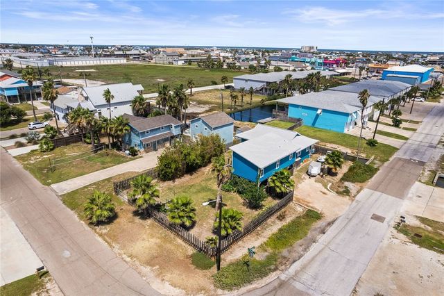 525 S 7th St, Port Aransas, TX 78373