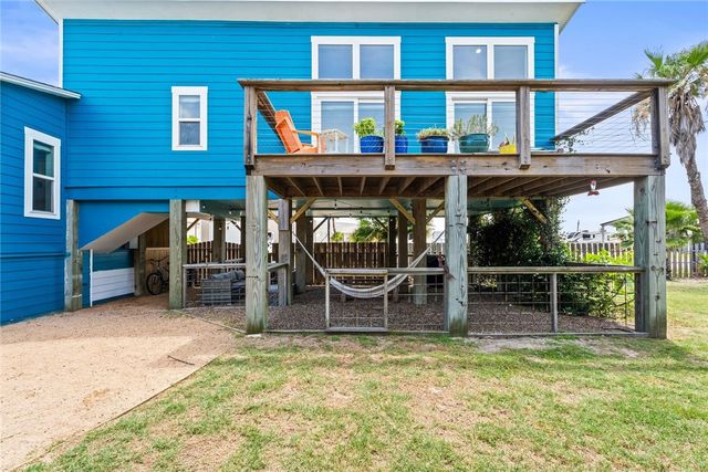 525 S 7th St, Port Aransas, TX 78373