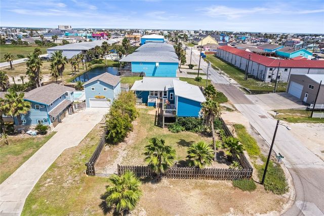 525 S 7th St, Port Aransas, TX 78373