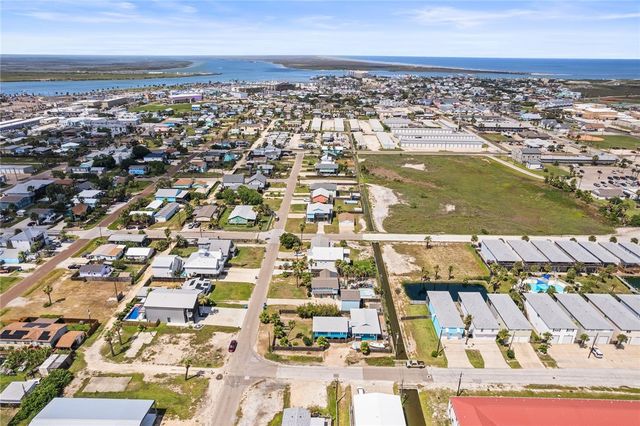 525 S 7th St, Port Aransas, TX 78373