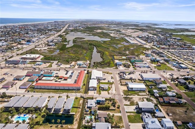 525 S 7th St, Port Aransas, TX 78373