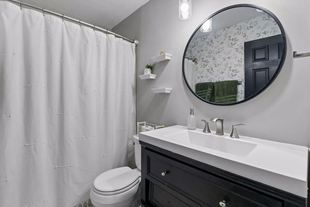 16366 Florida Way W, Lakeville, MN 55068