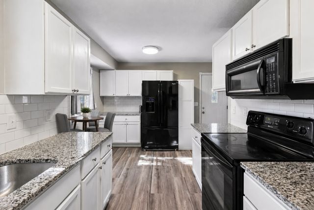 16366 Florida Way W, Lakeville, MN 55068