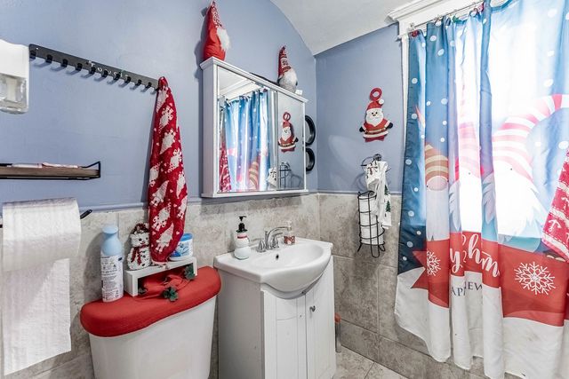 6933 S Michigan Avenue, Chicago, IL 60637