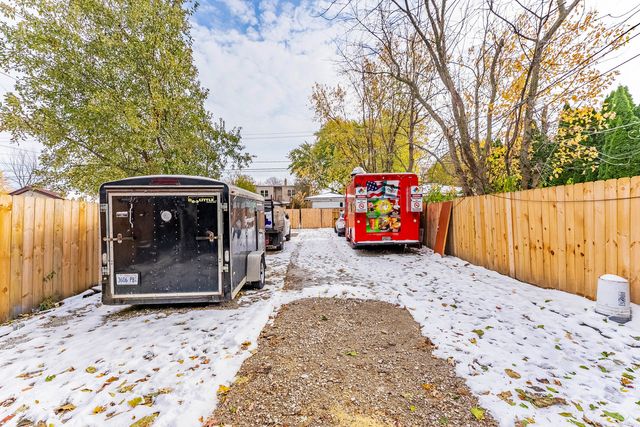 6933 S Michigan Avenue, Chicago, IL 60637