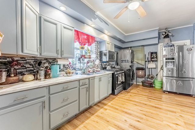 6933 S Michigan Avenue, Chicago, IL 60637