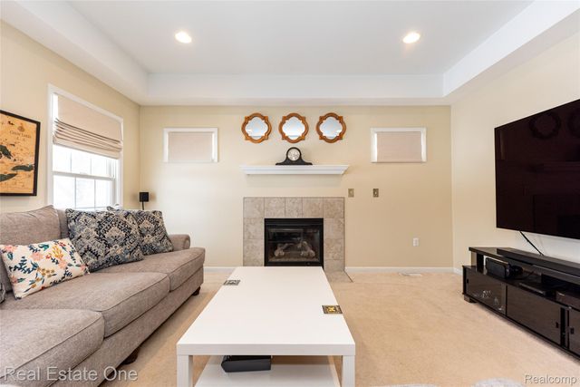 9410 Maple Run Court, Hamburg Township, MI 48169