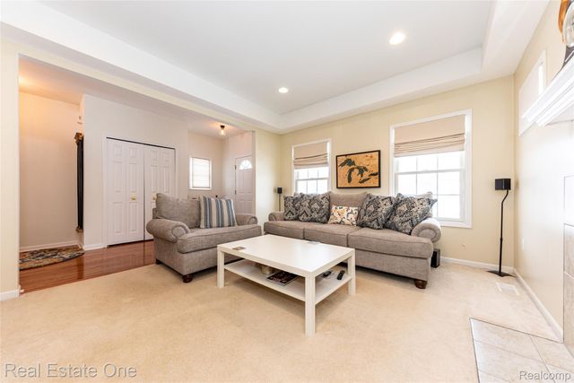 9410 Maple Run Court, Hamburg Township, MI 48169