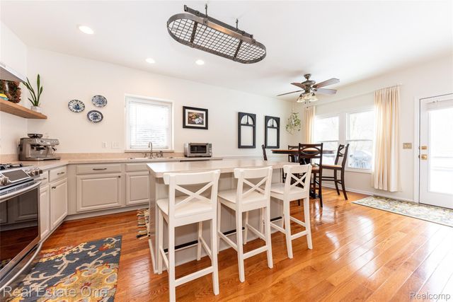 9410 Maple Run Court, Hamburg Township, MI 48169