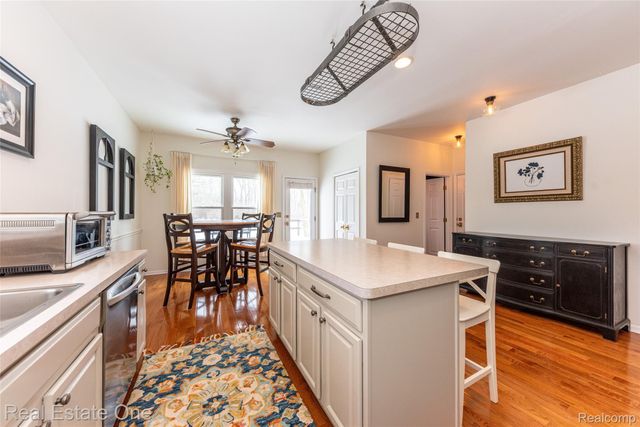 9410 Maple Run Court, Hamburg Township, MI 48169