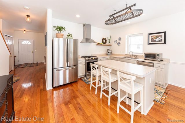 9410 Maple Run Court, Hamburg Township, MI 48169