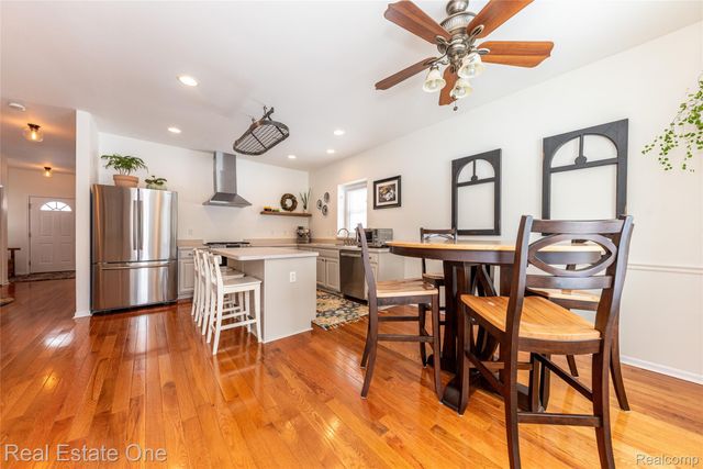 9410 Maple Run Court, Hamburg Township, MI 48169