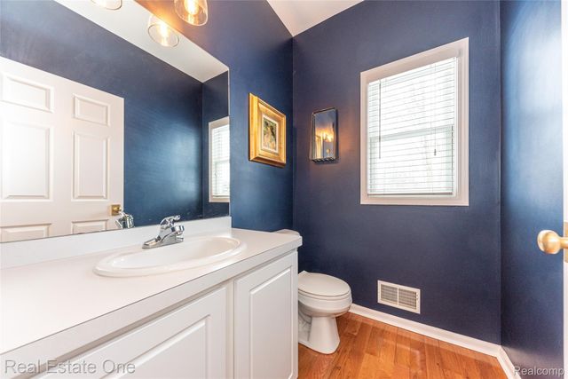 9410 Maple Run Court, Hamburg Township, MI 48169