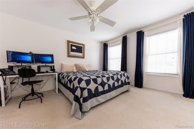 9410 Maple Run Court, Hamburg Township, MI 48169