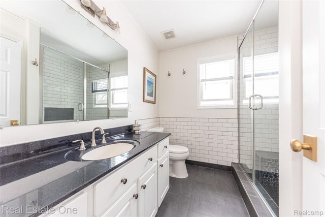 9410 Maple Run Court, Hamburg Township, MI 48169