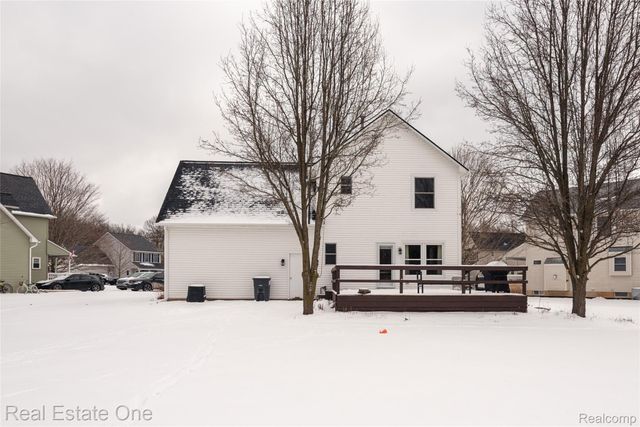 9410 Maple Run Court, Hamburg Township, MI 48169