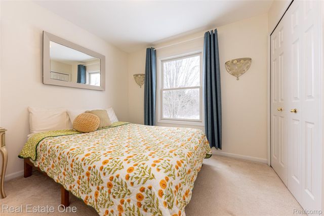 9410 Maple Run Court, Hamburg Township, MI 48169