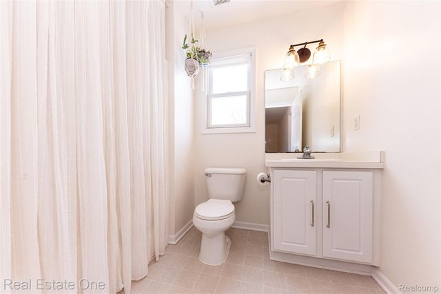 9410 Maple Run Court, Hamburg Township, MI 48169