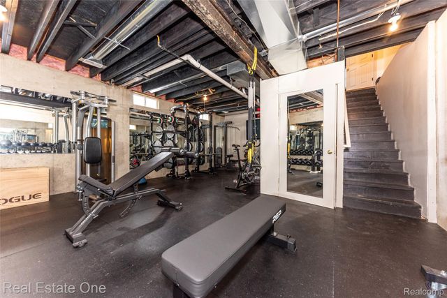 9410 Maple Run Court, Hamburg Township, MI 48169