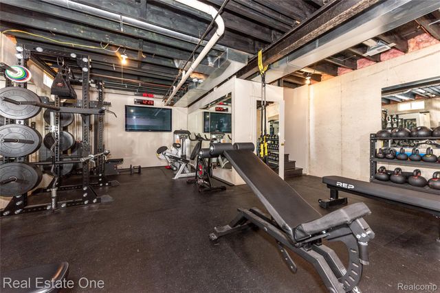 9410 Maple Run Court, Hamburg Township, MI 48169