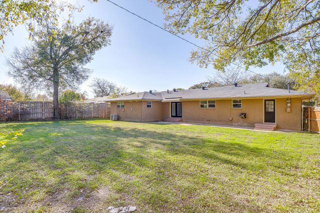 4716 Mackey Drive, North Richland Hills, TX 76180