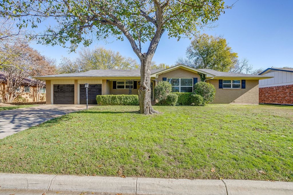 4716 Mackey Drive, North Richland Hills, TX 76180