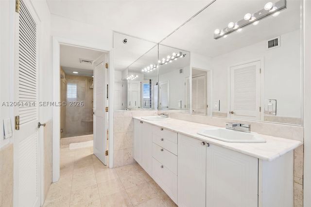 2575 S Bayshore Dr 11B, Miami, FL 33133
