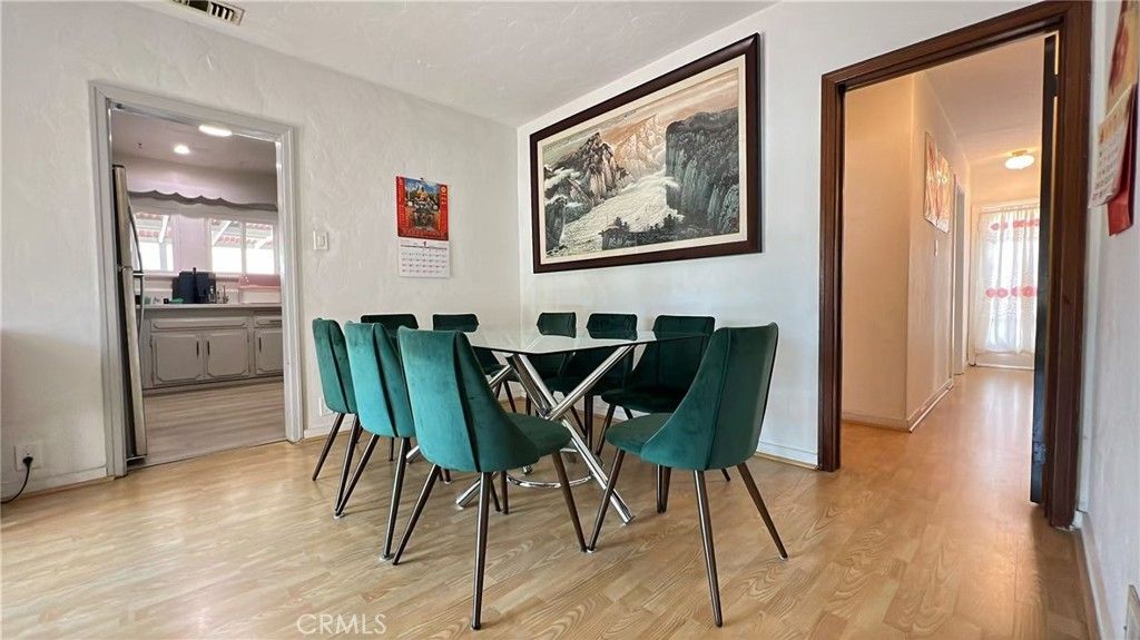 Image 5 of property listing at 922 N Jackson, Glendale, CA 91207