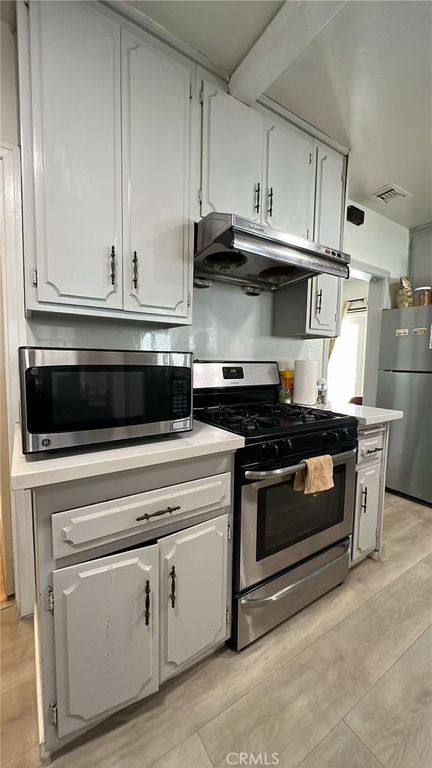 Image 6 of property listing at 922 N Jackson, Glendale, CA 91207