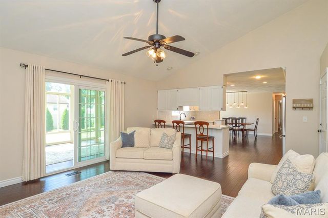 528 Homestead Avenue, Swansea, IL 62226