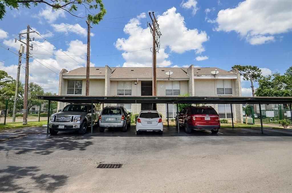 1950 Spenwick Drive 302, Houston, TX 77055