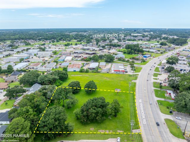 3224 W Pinhook Road, Lafayette, LA 70508