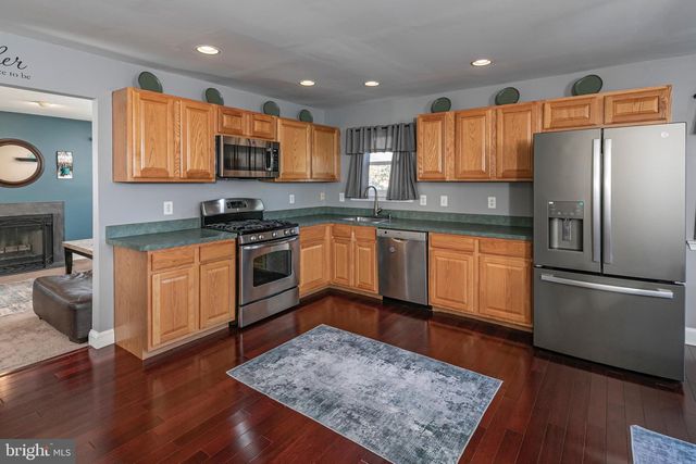 13 SETTER PL, Kendall Park, NJ 08824