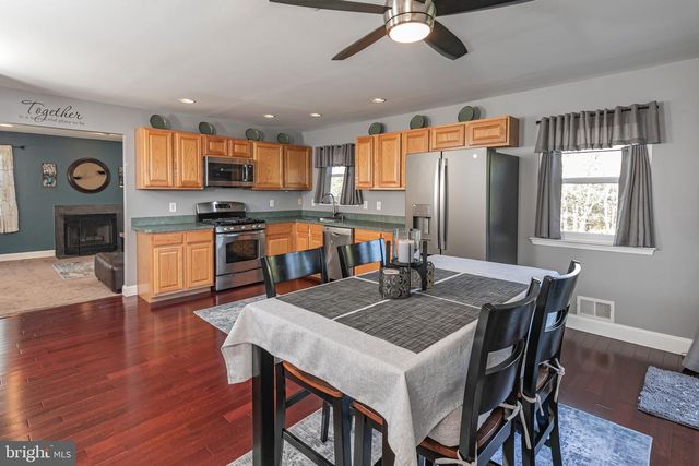 13 SETTER PL, Kendall Park, NJ 08824