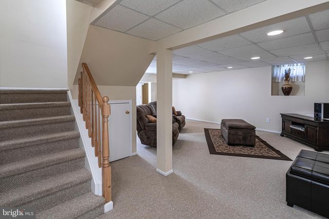 13 SETTER PL, Kendall Park, NJ 08824