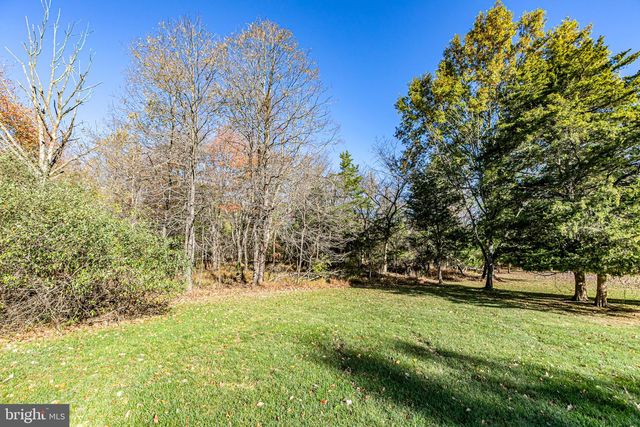 13 SETTER PL, Kendall Park, NJ 08824