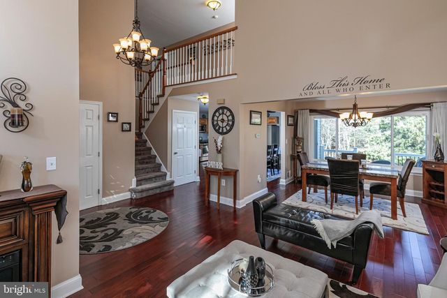 13 SETTER PL, Kendall Park, NJ 08824