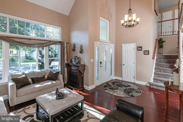 13 SETTER PL, Kendall Park, NJ 08824