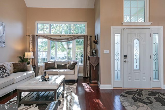 13 SETTER PL, Kendall Park, NJ 08824